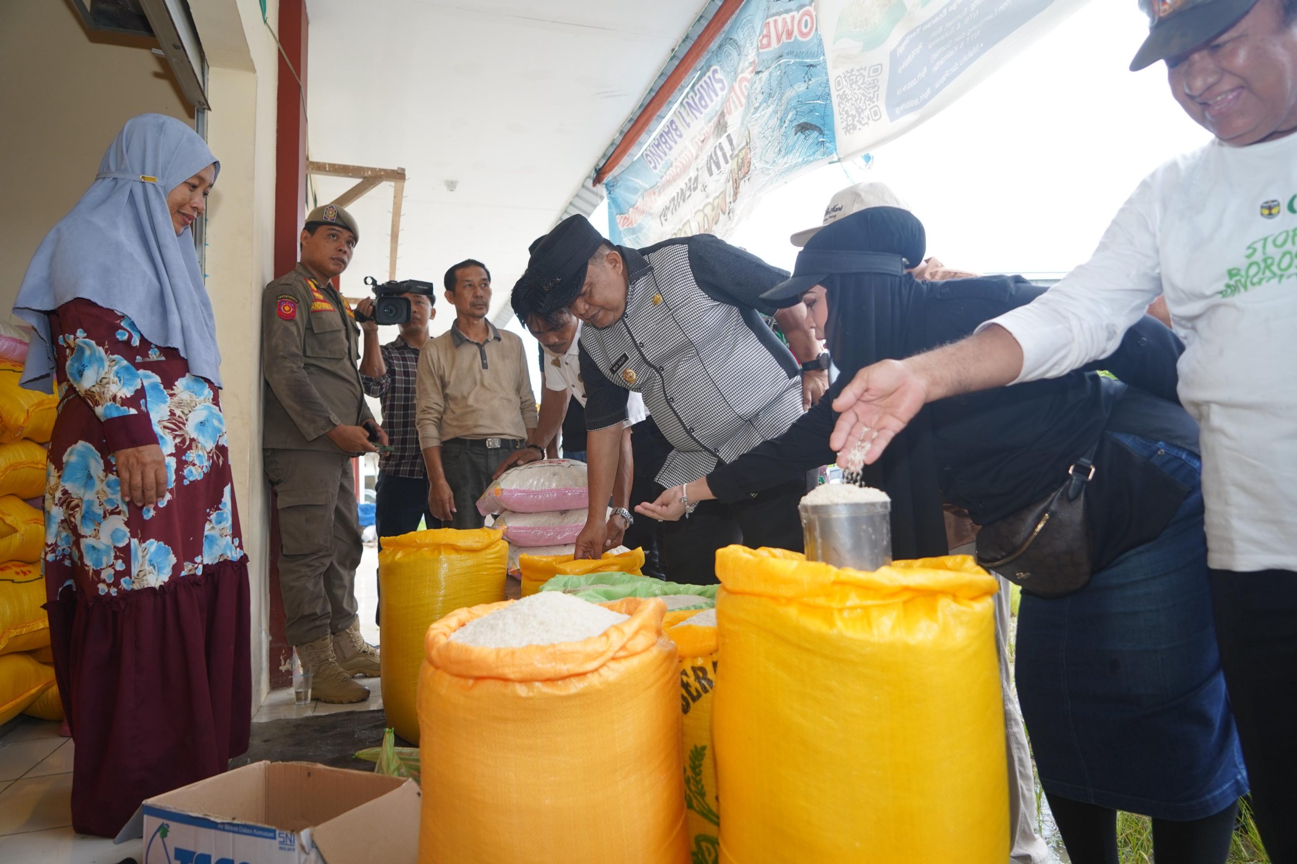 Jelang Ramadhan,Pj Bupati Luwu Pantau Harga Bahan Pokok di Pasar Suli