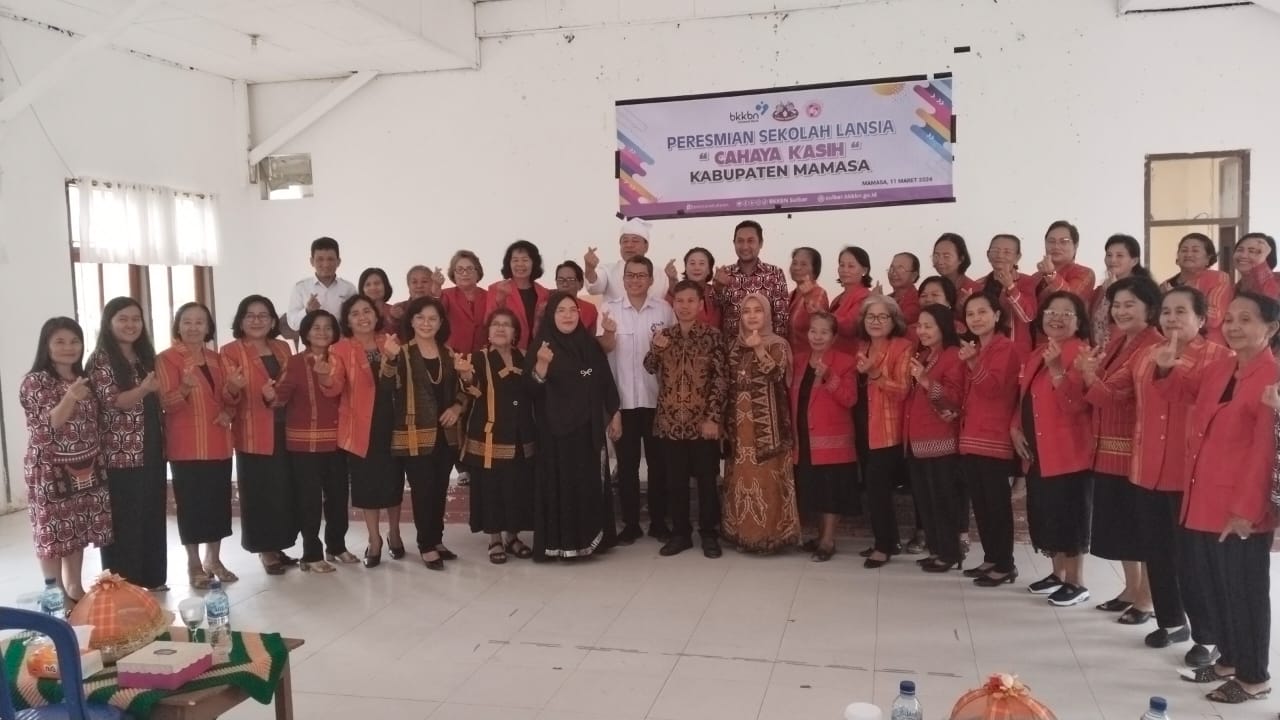 Pj Bupati Mamasa Hadiri Peresmian Sekolah Lansia ? Muda itu pilihan, Menua itu So Pasti