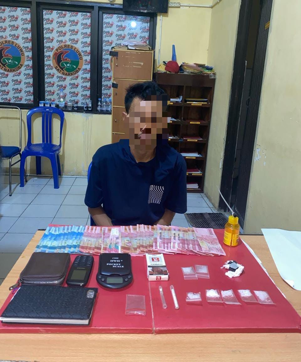 Sedang Membungkus Shabu di Dapur, Seorang Pria di Padang Sappa Diringkus Satresnarkoba Polres Luwu