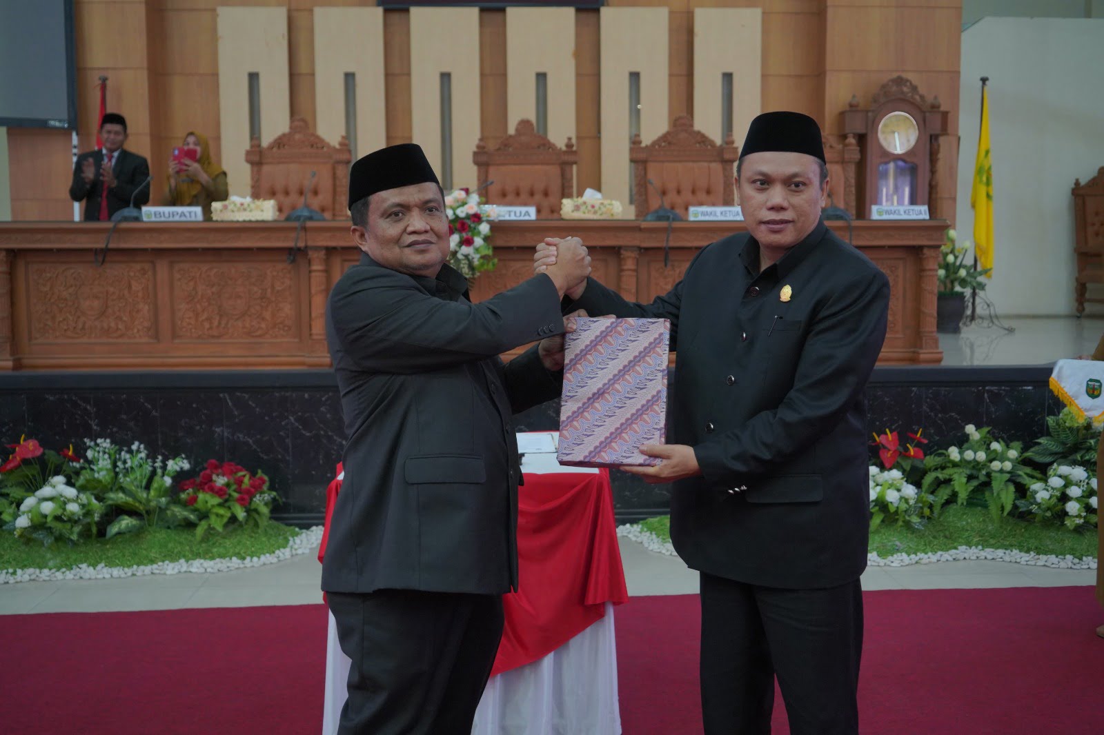 Muh. Saleh Serahkan LKPJ Tahun 2023