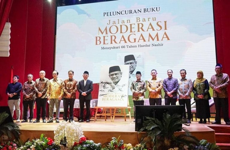 Kapolri Menghadiri Acara Peluncuran Buku ‘Jalan Baru Moderasi Beragama’ oleh Haedar Nashir