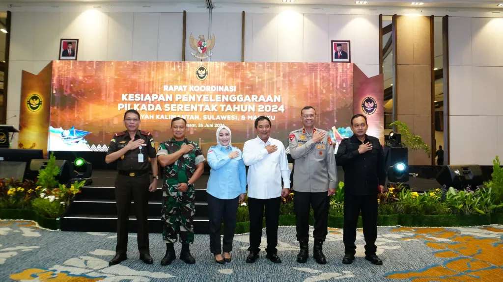 Kapolda Sulbar Hadiri Rakor Kesiapan Penyelenggaraan Pilkada Serentak di Makassar