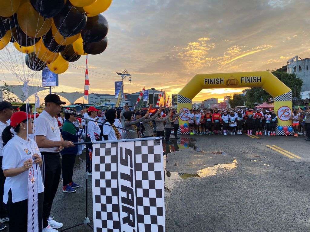 Kemeriahan Hari Bhayangkara, Kapolda Sulbar Lepas Peserta Fun Run 5K dan Fun Walk