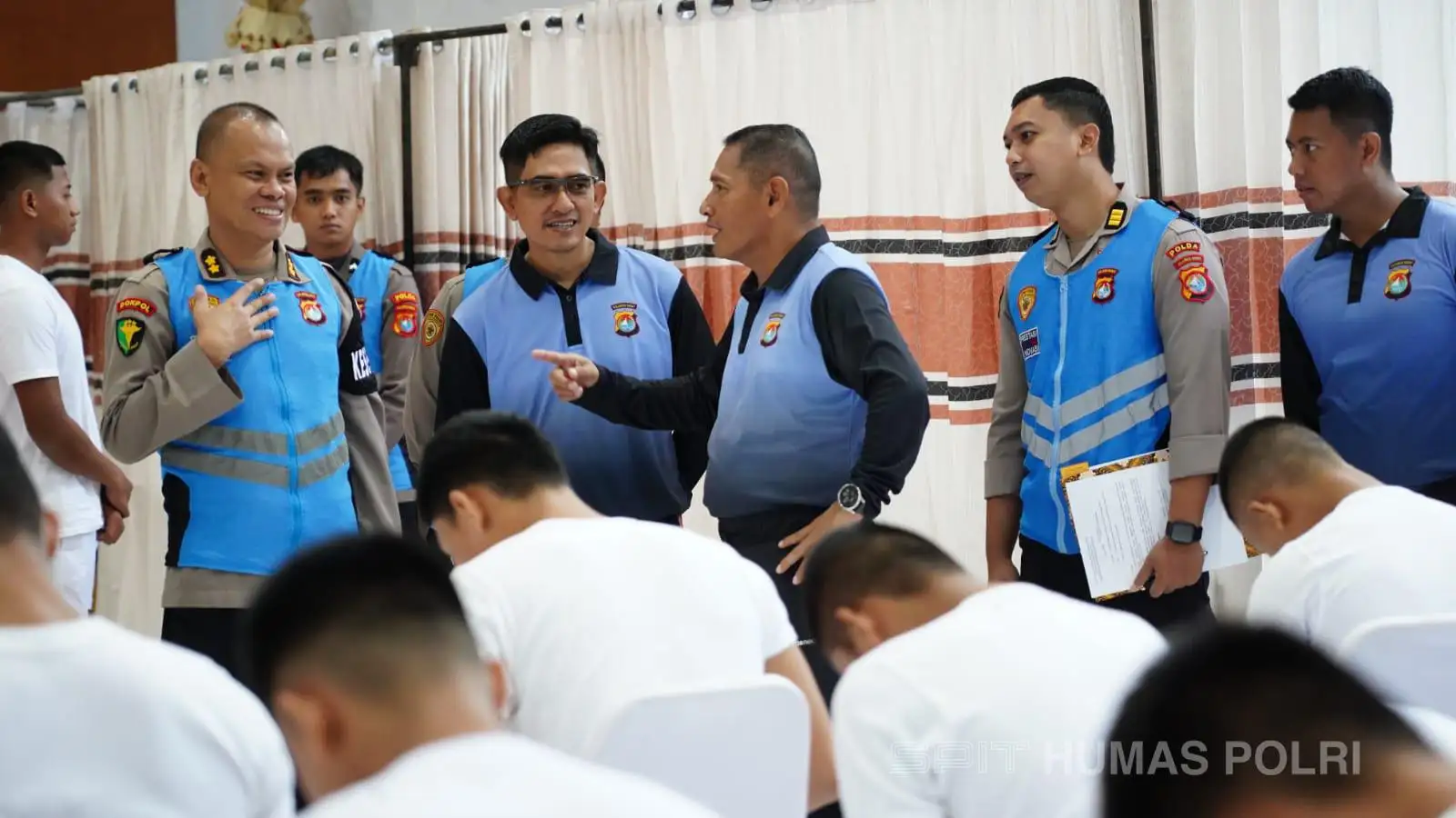 Pantau Kegiatan Rikkes II Seleksi Bintara Polri, Wakapolda Sulbar : Kita Pastikan Kegiatan BETAH