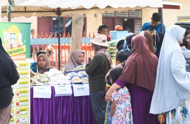 Masyarakat Polewali Mandar Sambut Antusias Kegiatan Gerakan Pangan Murah