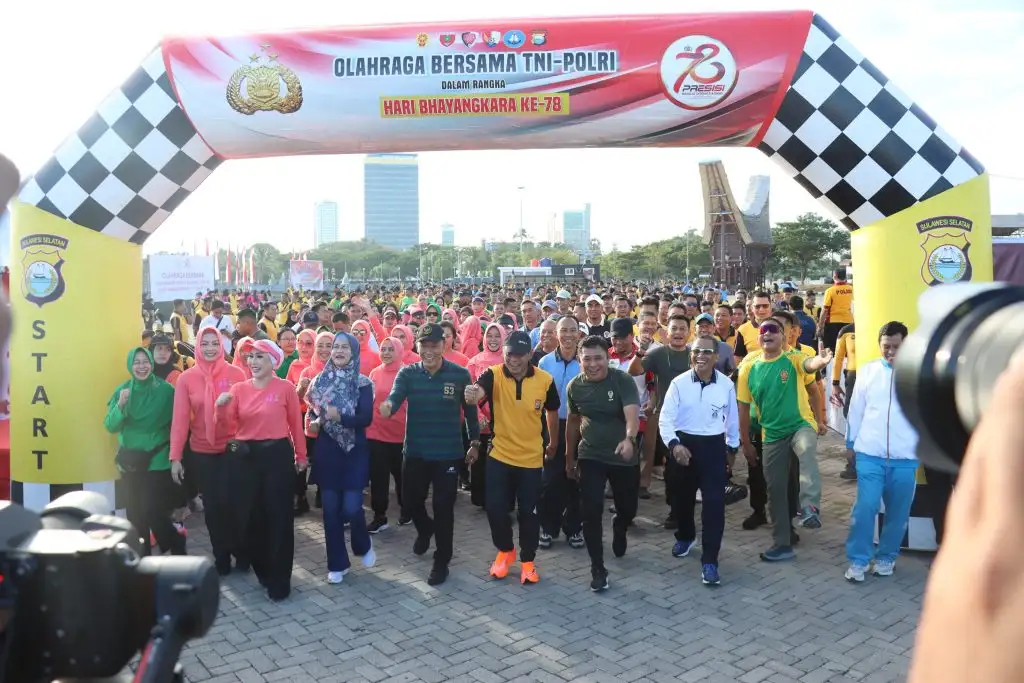 Polrestabes Makassar Ikuti Olahraga Bersama TNI – Polri