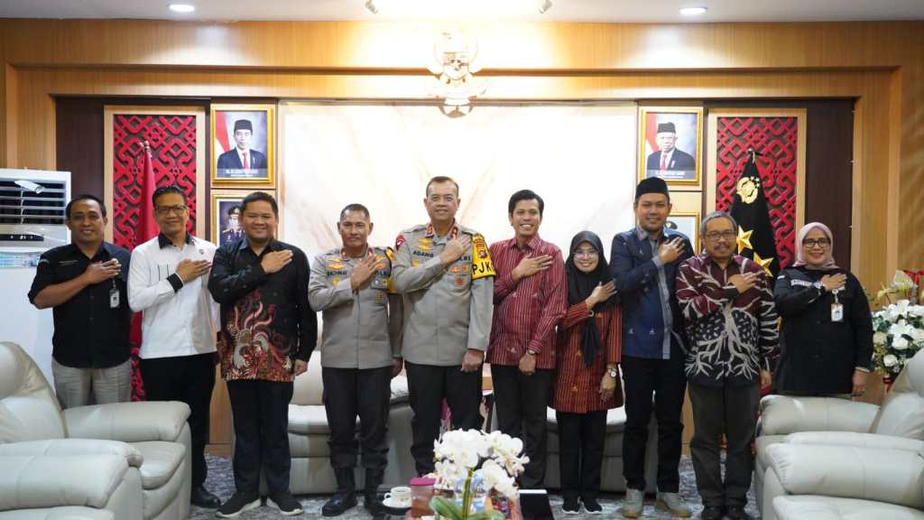 Terima Kunjungan Silaturahmi Ketua KPU Provinsi, ini Harapan Kapolda Sulbar!