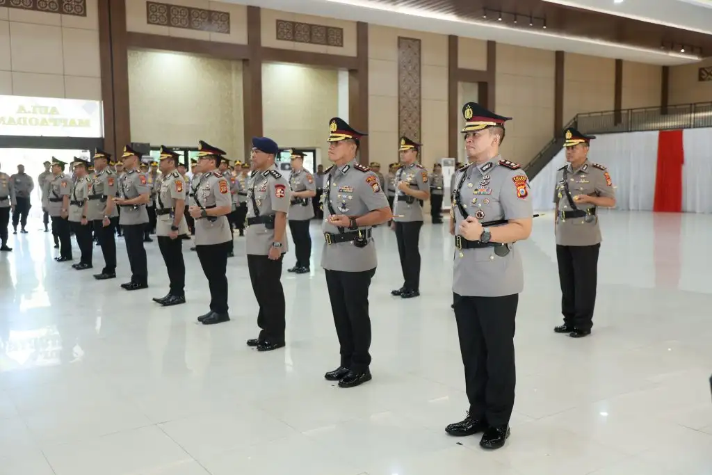 Kapolda Sulsel Pimpin Serah Terima Jabatan dan Kenal Pamit Kabiddokkes dan Kapolres Jajaran Polda Sulsel