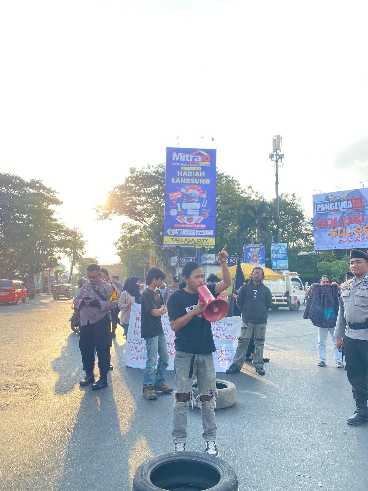 Disinyalir Aktivitas Gudang dalam Kota Milik PT. Catur Kencana Sakti, KPPM Gruduk Disperindag Kota Makassar