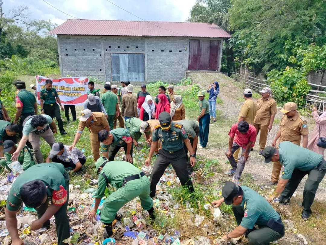 Dandim 1427/Pasangkayu Gelar Karya Bhakti dalam Rangka Pencanangan Kampung Pancasila di Dusun Babana, Desa Pangiang
