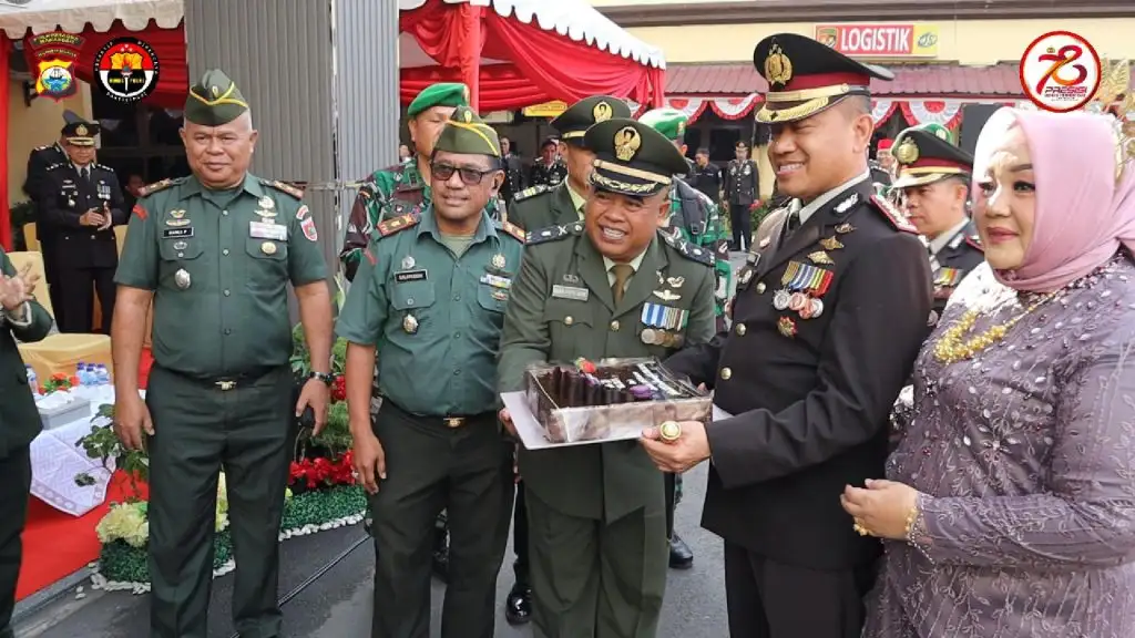 Kodim 1408 dan Denpom XIV/4 Makassar Berikan Kejutan di Hari Bhayangkara ke-78 di Polrestabes Makassar