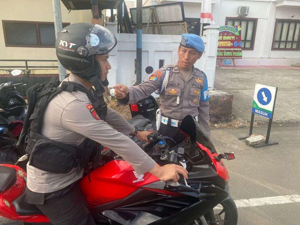 Rangkaian Operasi Patuh, Seksi Propam Polresta Mamuju Periksa Kelengkapan Surat Kendaraan Anggota