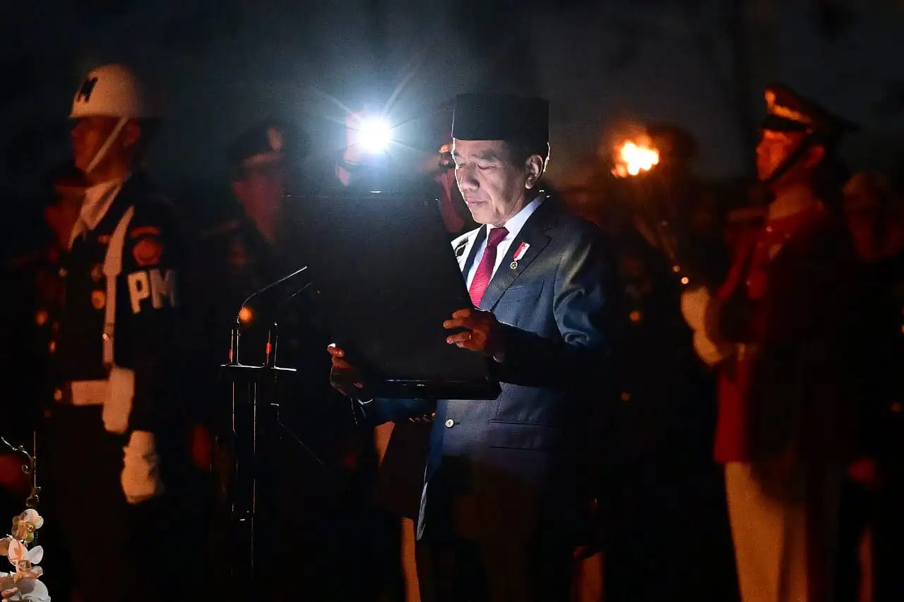 Presiden Jokowi Pimpin Apel Kehormatan dan Renungan Suci di Taman Kusuma Bangsa IKN