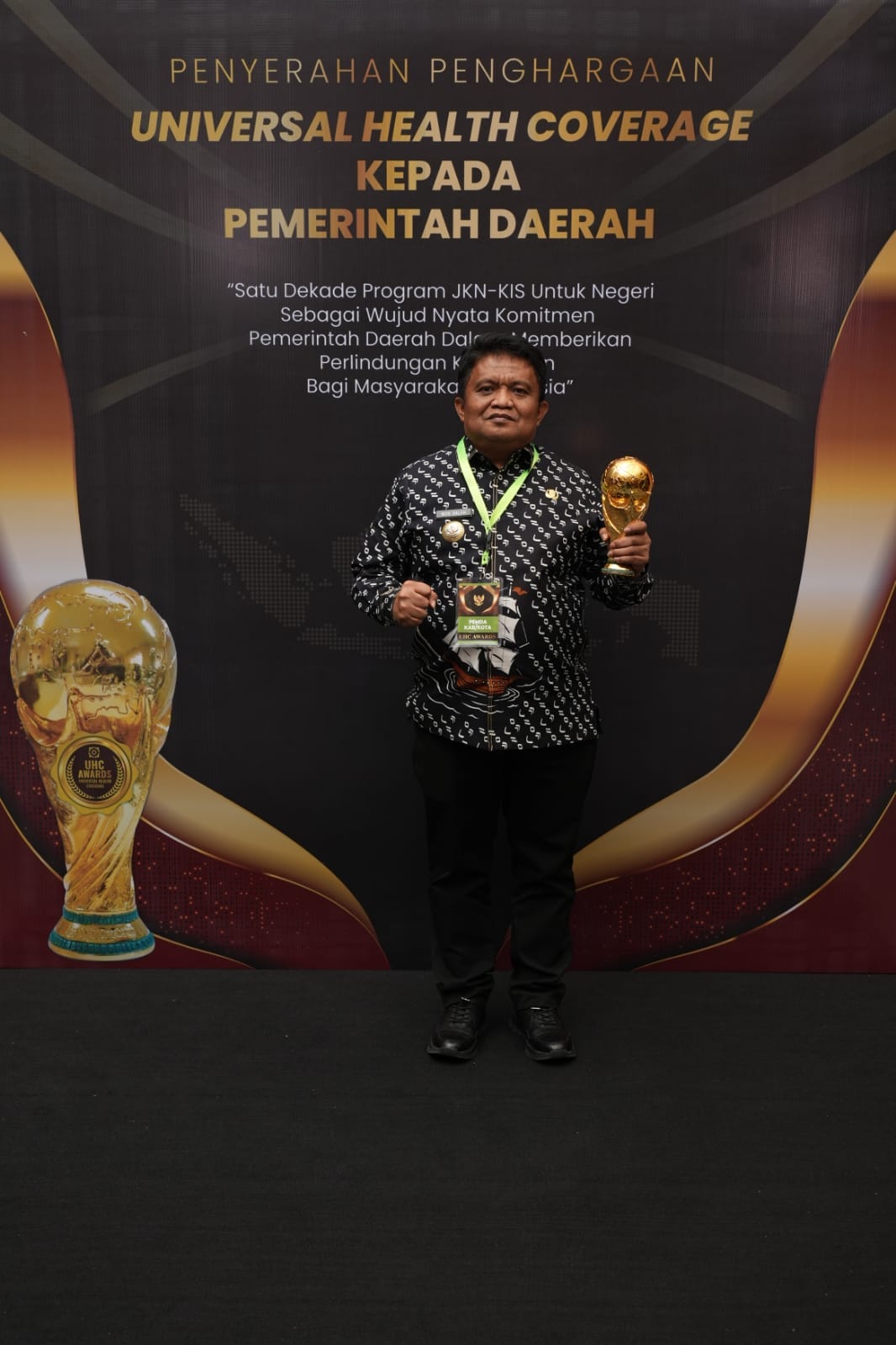 Pj Bupati Luwu Terima Penghargaan UHC 2024 Dari Wapres Ma’ruf Amin