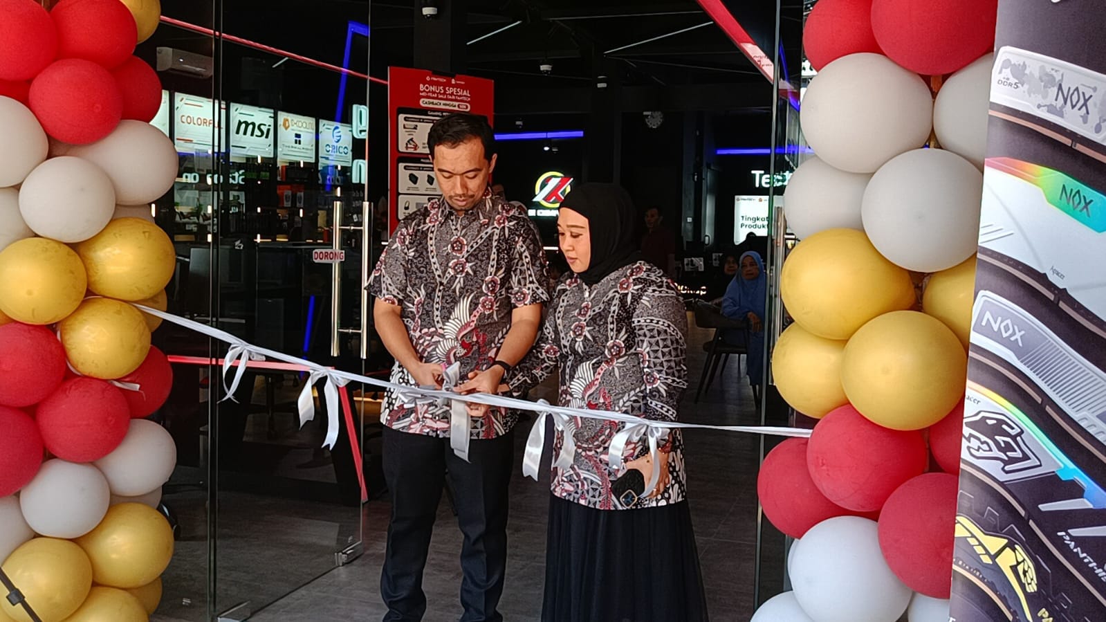 Tampilan dan Promosi Revolusioner Menandai Pembukaan IR Computer