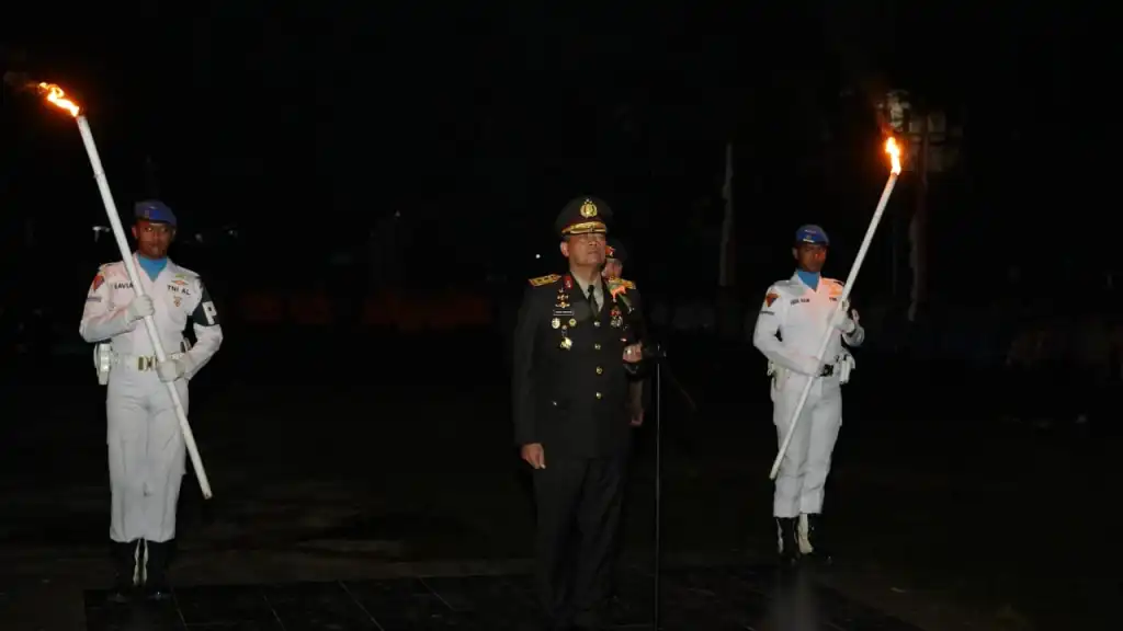 Kapolda Sulbar Pimpin Upacara Kehormatan Renungan Suci di TMP, Semarakkan HUT RI ke-79