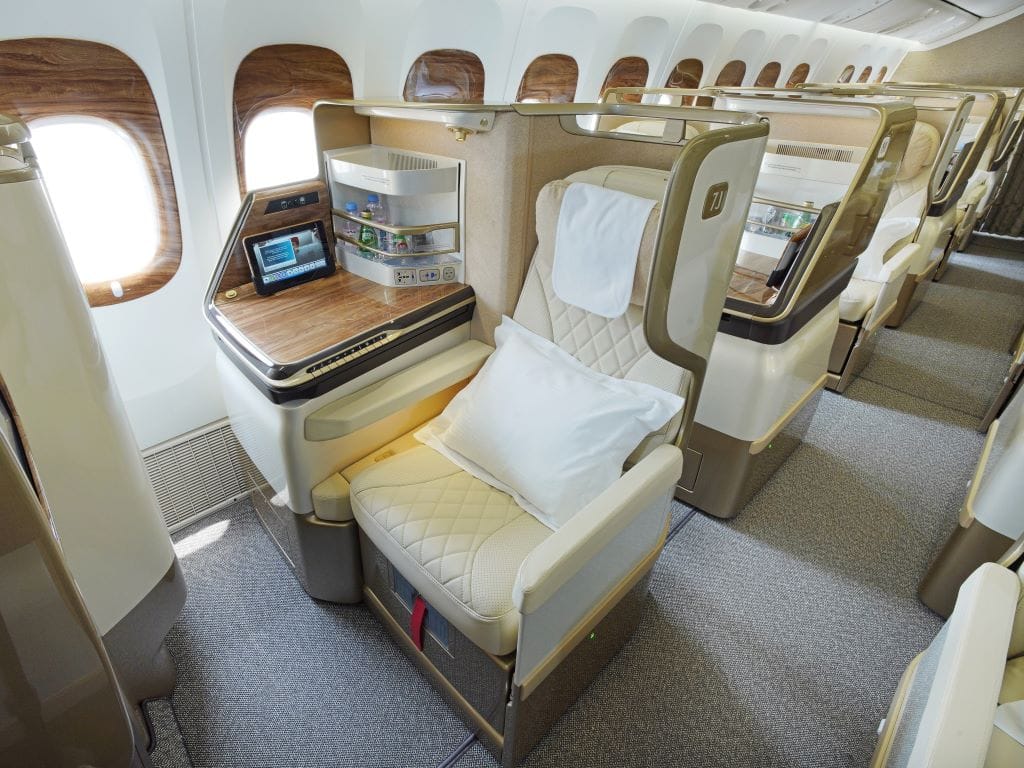Interior Kabin Baru Emirates 777 Usai Renovasi Total