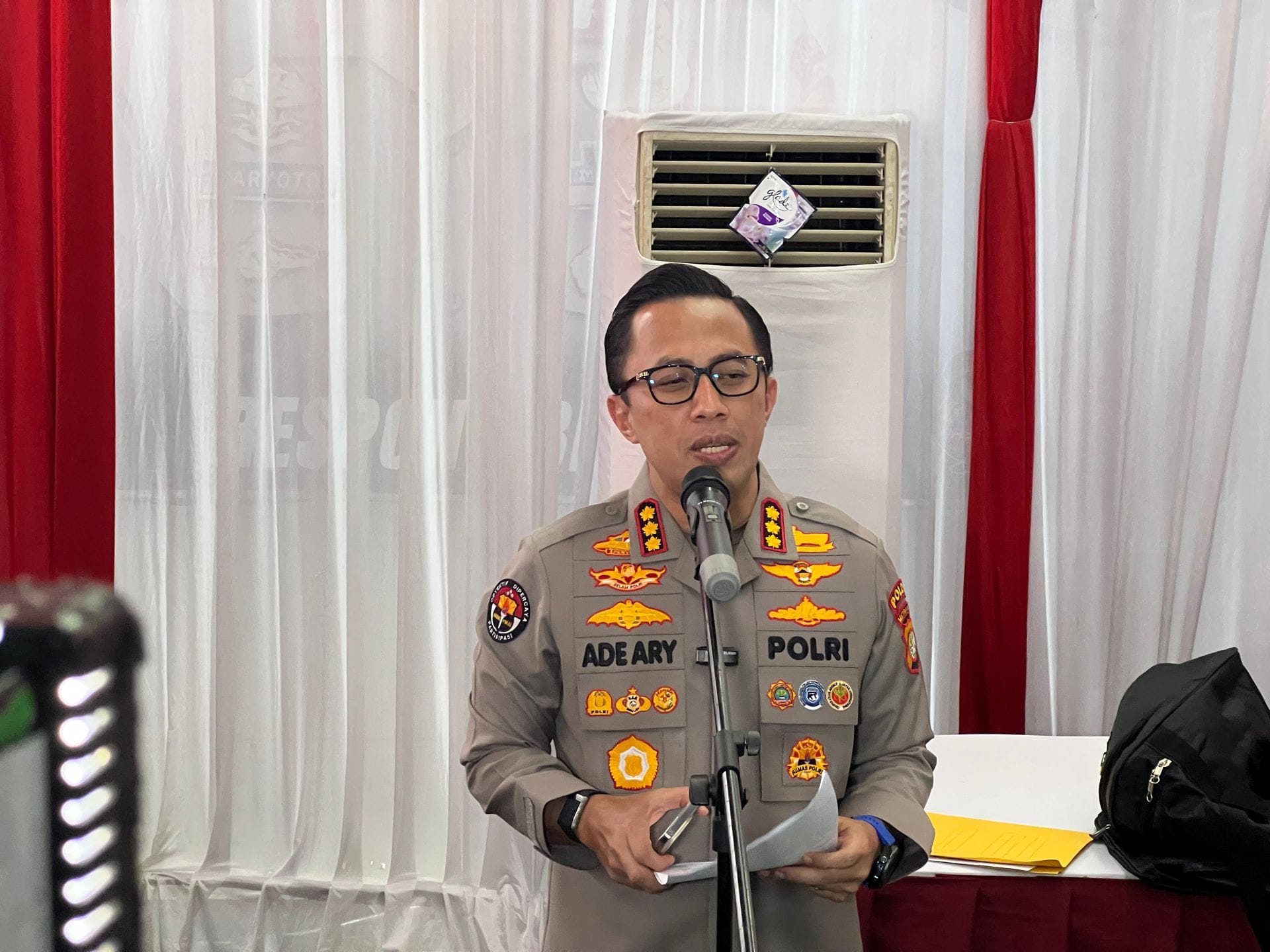 Polisi Tangkap Pelaku Penganiayaan Pacar Dalam Lift