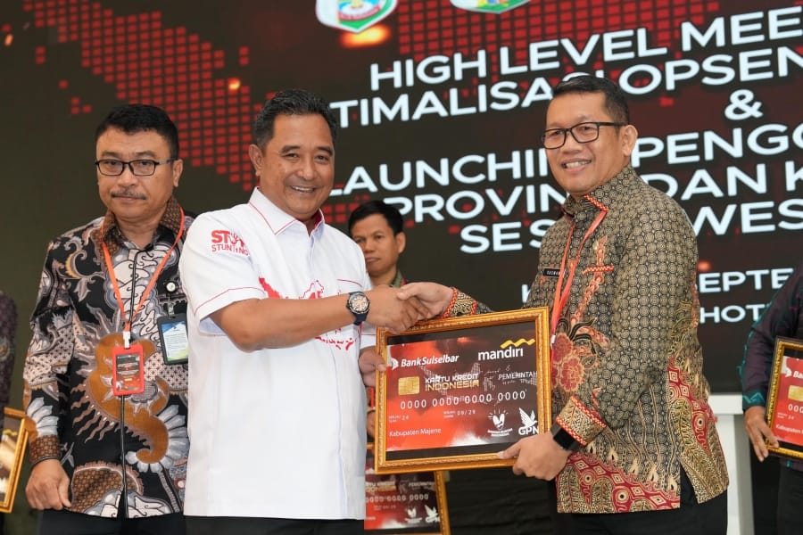 Pj Gubernur Launching Penggunaan Kartu Elektronik Untuk Transaksi Pemerintahan