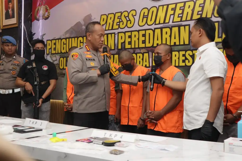Satuan Narkoba Polrestabes Makassar Mengungkap Peredaran Gelap Narkotika, 5 Tersangka Diamankan