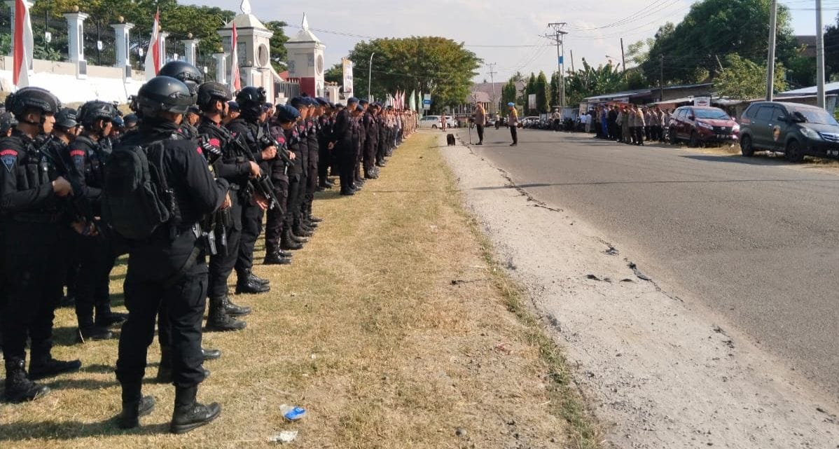 Polresta Mamuju Gelar Apel Kesiapan Pengamanan Ketat Aksi Unras Di Kantor Gubernur Dan DPRD Sulbar