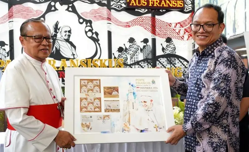 Prangko Bertema Kunjungan Paus Fransiskus di Indonesia Dirilis, Abadikan Sejarah Penting