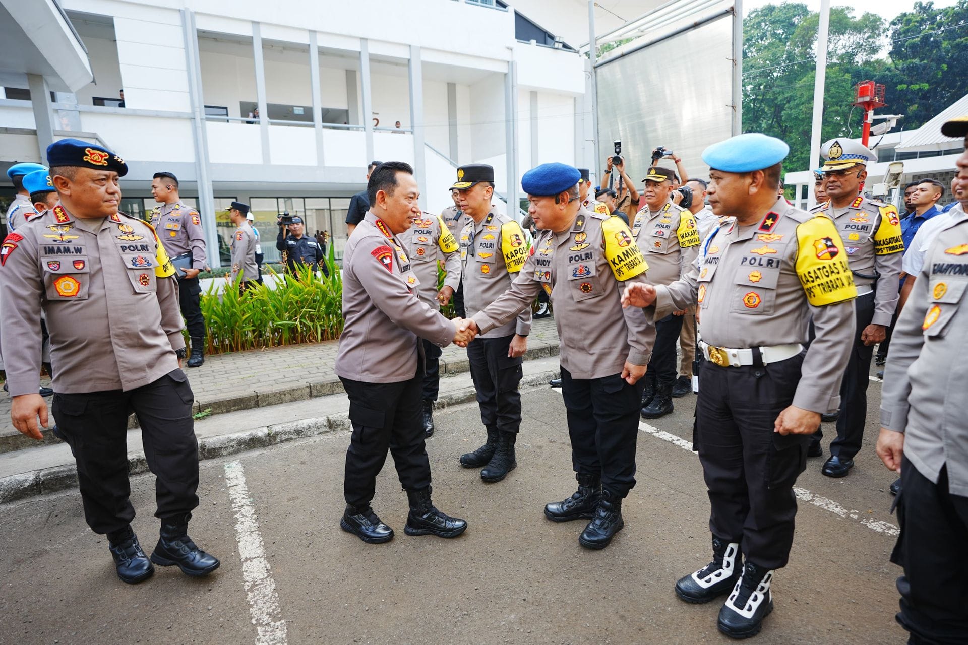 Kapolri Tinjau Langsung Kesiapan Pengamanan Misa Agung dan ISF