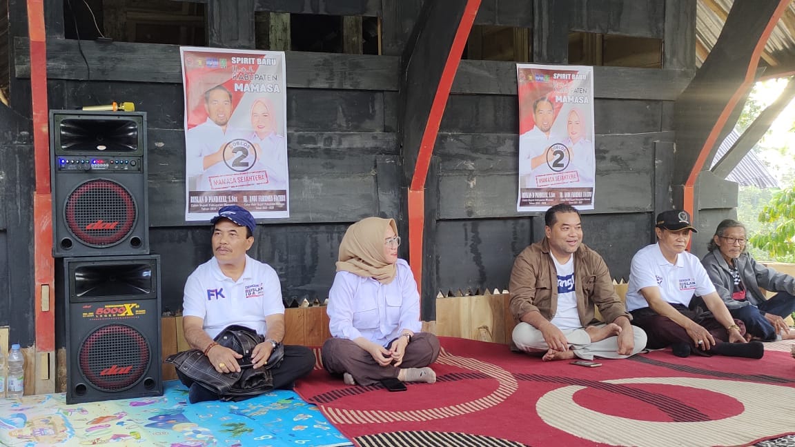 PASLON BUPATI MAMASA NO URUT 2 KAMPANYE DIOLOGIS DI TIGA TITIK DI KECAMATAN SESPA KABUPATEN MAMASA