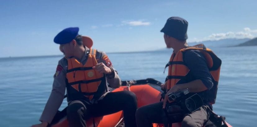 Gabungan Satpolair Polresta Mamuju dan Basarnas Terus Lakukan Pencarian Dua Korban Hilang di Laut