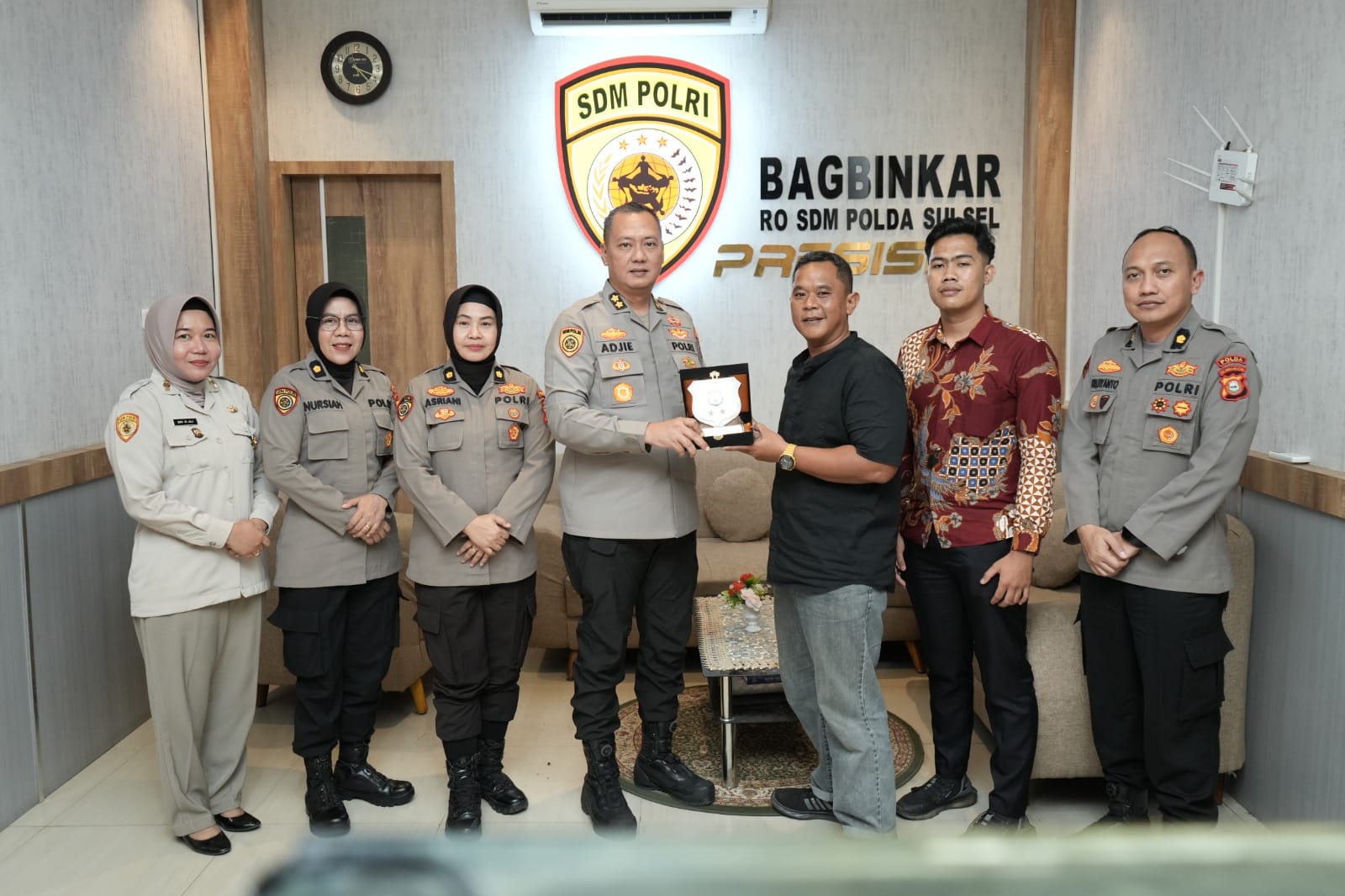 Biro SDM Polda Sulsel Terima Kunjungan Studi Tiru ZI-WBK Polda Gorontalo