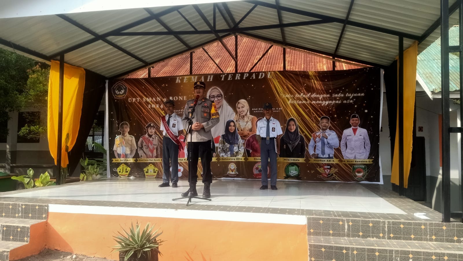 Polres Bone Laksanakan Kegiatan Police Go to School di SMAN 9 Bone: Sosialisasi Keamanan dan Anti-Bullying