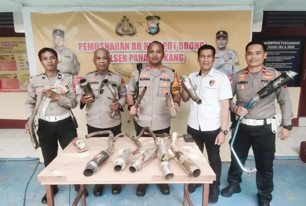 Ratusan Knalpot Brong Hasil Operasi Dimusnahkan Polsek Panakkukang