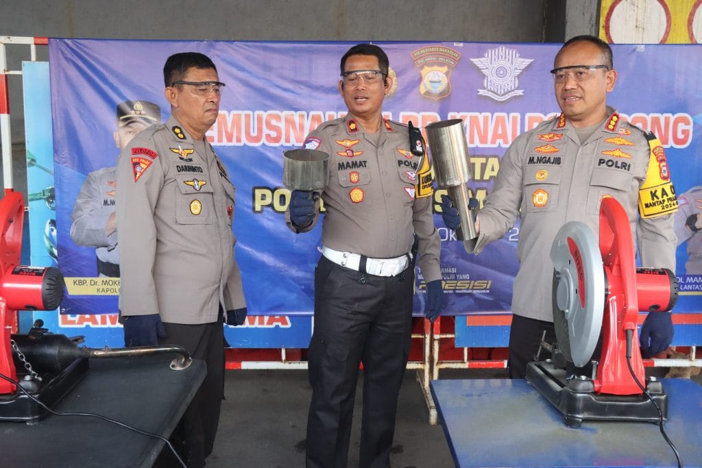 Polrestabes Makassar Gelar Konferensi Pers Pemusnahan Knalpot Brong