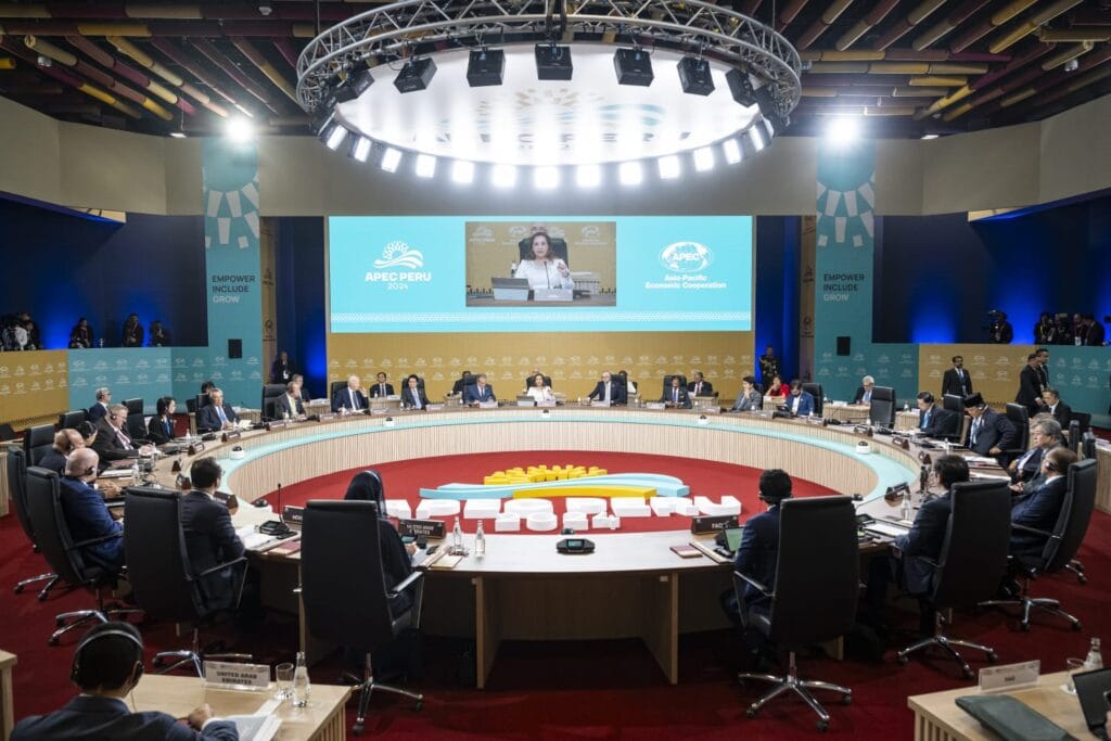 Presiden Prabowo Subianto Sampaikan Komitmen Indonesia pada Sesi Dialog APEC di Peru