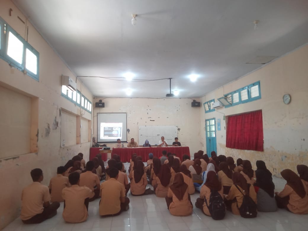 Mengembangkan Pemikir Kritis: MOI Sulsel Selenggarakan Pelatihan Jurnalistik di SMKN 1 Makassar