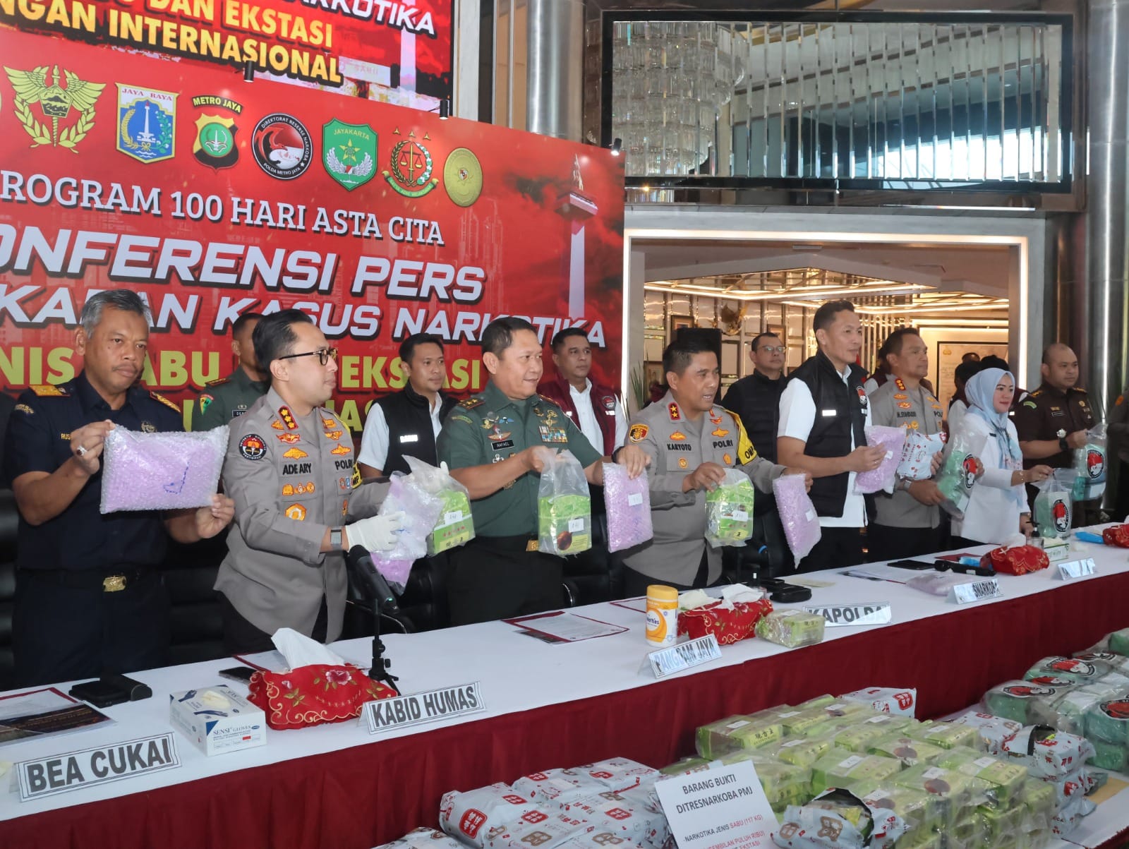 Polda Metro Jaya Berhasil Mengungkap Peredaran 207 Kg Sabu Dan 90.000 Butir Ekstasi Jaringan Internasional