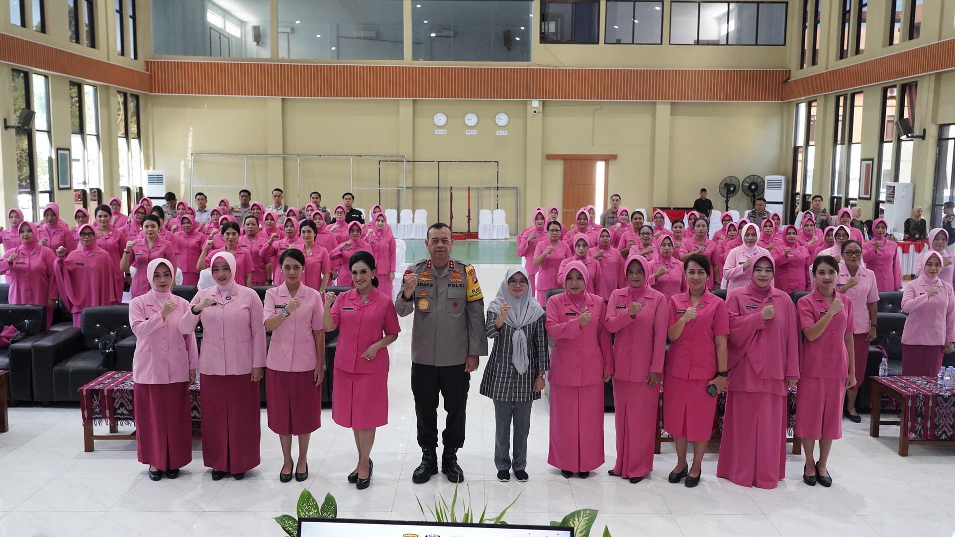 Kapolda Sulbar Apresiasi Upaya Bhayangkari Dukung Pelaksanaan Pilkada yang Aman dan Damai