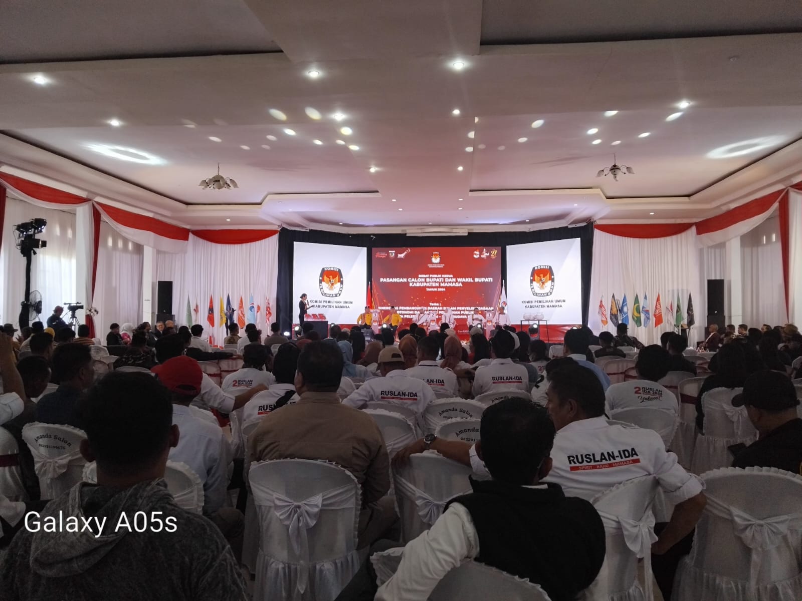 KPU MAMASA LAKSANAKAN DEBAT PUBLIK KEDUA DI AULA GTM PILKADA MAMASA 2024