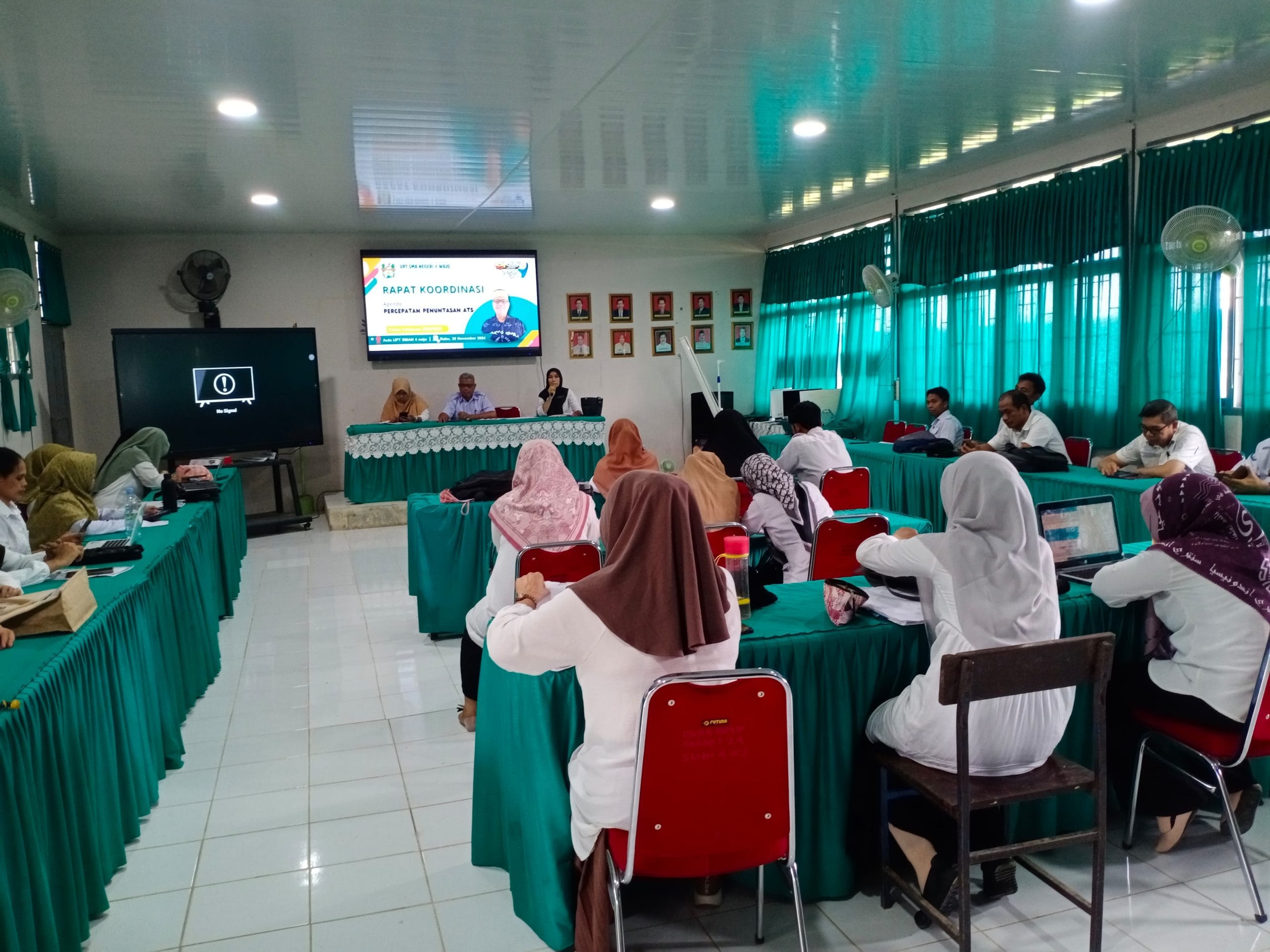 UPT SMA Negeri 4 Wajo Gelar Rapat Koordinasi Percepatan Penuntasan Anak Tidak Sekolah