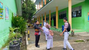 Pembiasaan Salam, Senyum dan Sapa Pagi Hari di SMA Negeri 2 Enrekang