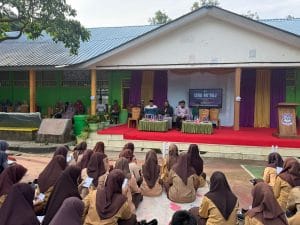 Pengurus OSIS SMAN 2 Enrekang Datangkan Ustadz dari Temboro Jawa Timur
