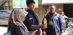 Satreskrim Polresta Mamuju dan Disperindag Mamuju Gelar Pengecekan Takaran Minyak Goreng di Pasar