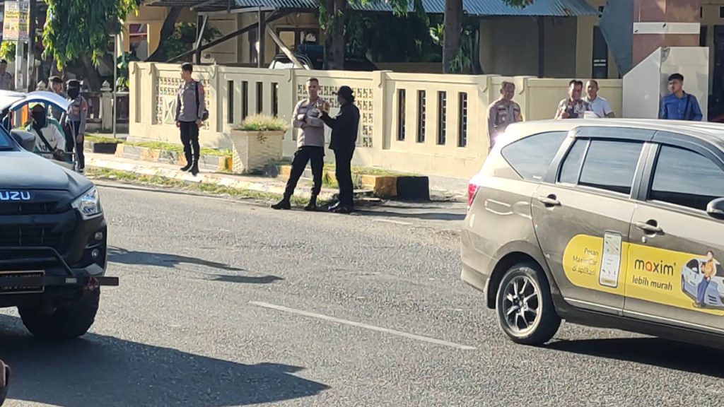 Kapolres Majene Pantau Langsung Arus Mudik Lebaran di Jl. Jend. Sudirman