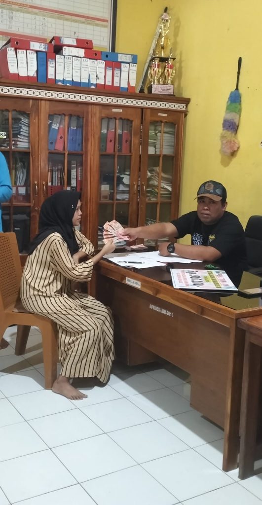 INSENTIF KADER BIDAN KEAGAMAAN  DAN ADAT, DESA LIMBORO RAMBU-RAMBU DITUNAIKAN