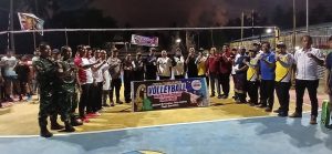Wakil Bupati Pasangkayu, Dr. Hj. Herny Agus, Secara Resmi Membuka kegiatan Open Turnamen Volly Ball Martasari Cup VIII Tahun 2025