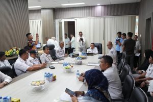 Wagub Salim S Mengga memimpin rapat internal bersama sejumlah (OPD) di Ruang Rapat Sekprov