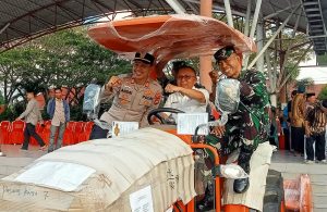 Wakil Bupati pasangkayu Hadiri penyerahan Bantuan Alat Pertanian di Alun-alun Smart Pasangkayu