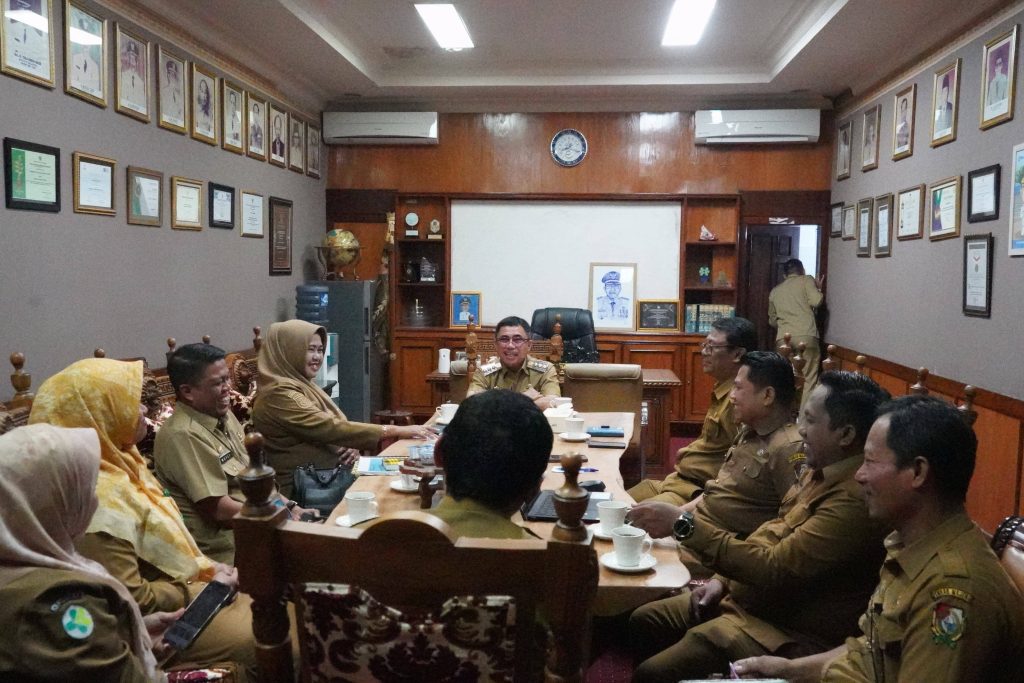 Bupati Majene Memimpin Rapat Pembahasan Alokasi Anggaran 2026