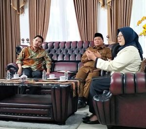 BUPATI MAMASA DAN WAKIL KETUA DPRD MAMASA BEBERKAN PERKEMBANGAN PEMBANGUNAN TERKINI DI KABUPATEN MAMASA
