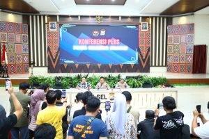 Polda Sulsel Gelar Konferensi Pers Terkait Kasus Penipuan Online, 40 Terduga Pelaku Diserahkan oleh Kodam XIV Hasanuddin